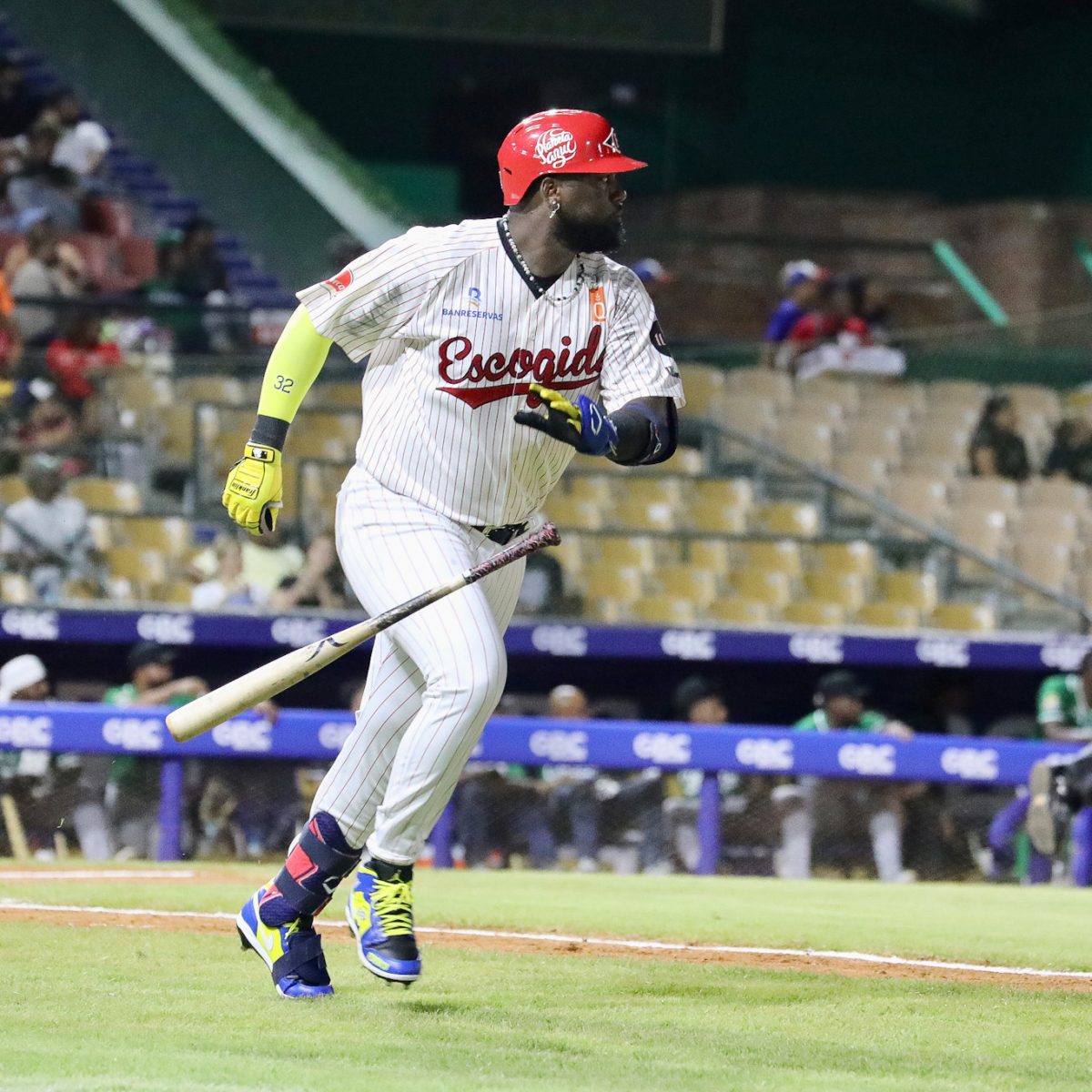 Salcedo Te Informa Digital - Franmil Reyes, miembro de los Indios de  Cleveland en las Grandes Ligas y de los Leones del Escogido en la Liga de  Béisbol Dominicana (LIDOM), es el